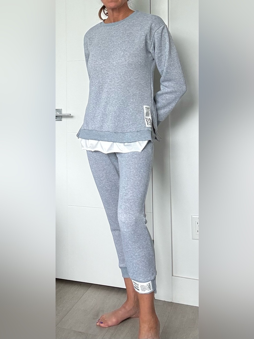 Women's Gray Crewneck Layered Hem Sweatshirt & Sweatpant SET